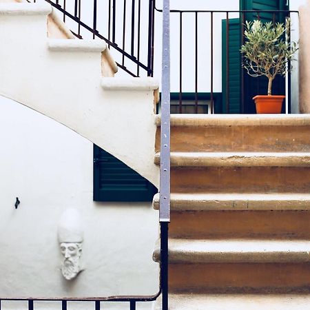 La Mitria Bed & Breakfast Trani Bagian luar foto